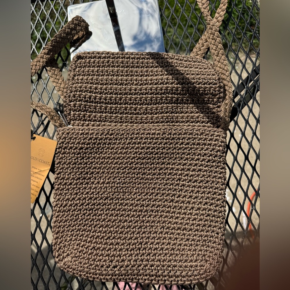 Gold Coast crocheted crossbody - Picture 3 of 9